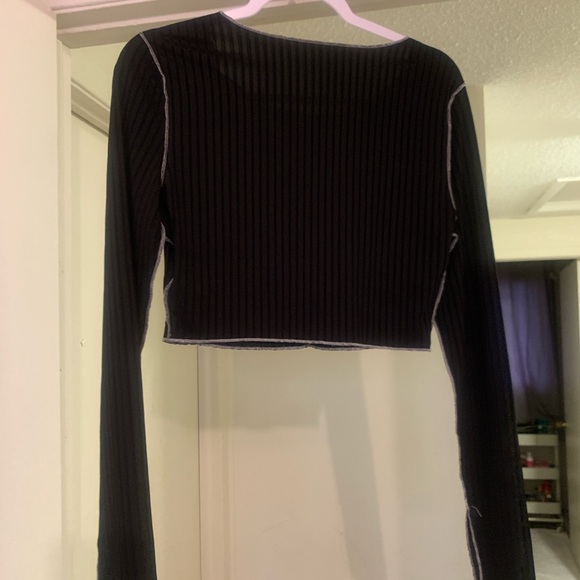 SHEIN Black Contrast Stitch Crop Top - Picture 2 of 3